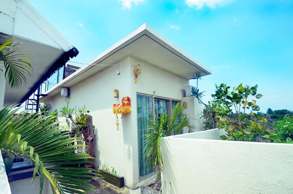 Gusti Homestay Kerobokan Exterior photo