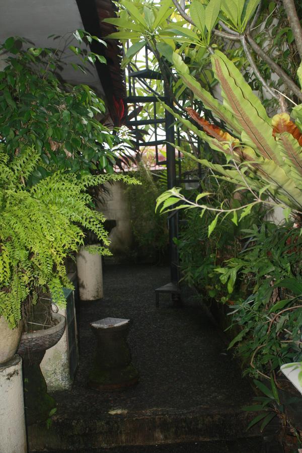 Gusti Homestay Kerobokan Exterior photo